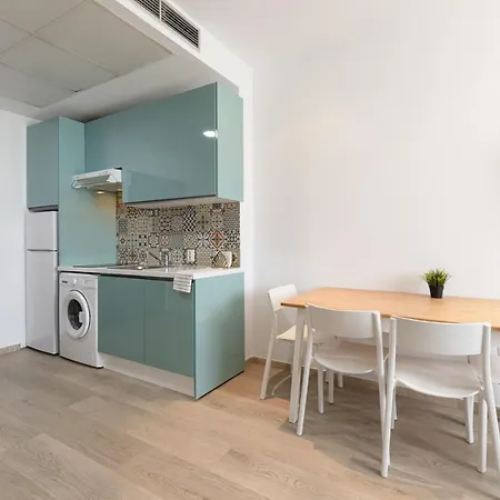 Apartment With Free Parking And Pool